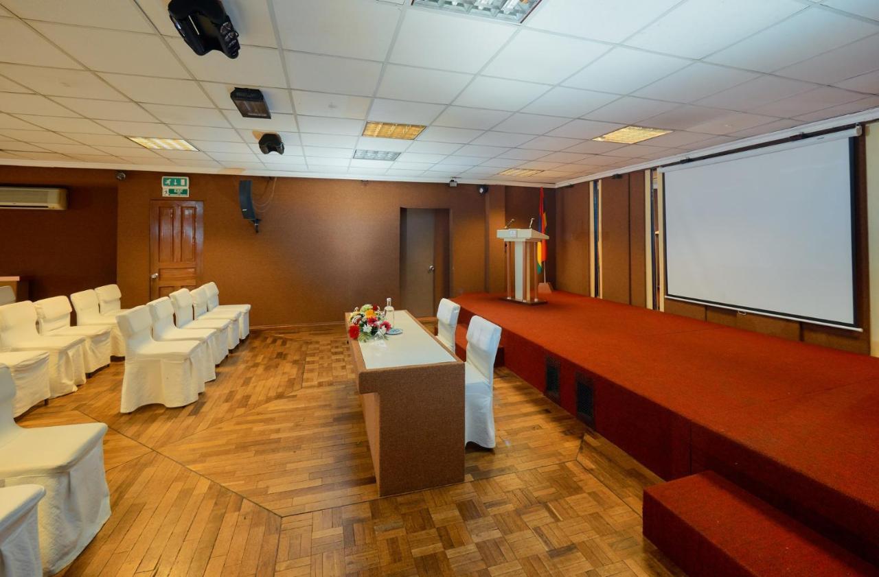 Gold Crest Hotel Quatre Bornes Εξωτερικό φωτογραφία